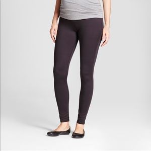 Ingrid & Isabel Maternity Leggings